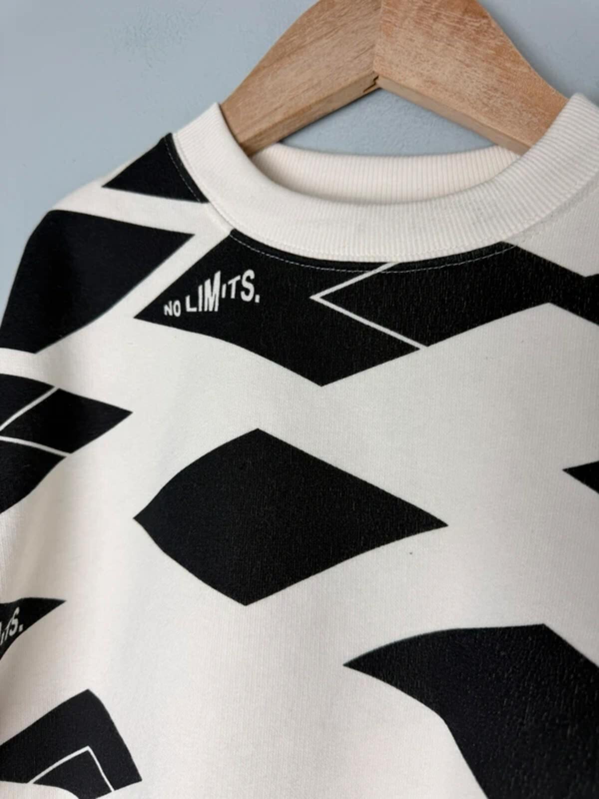 NEW Ex M&S Black & Cream No Limits Sweater Jumper - Unisex 6-7 Years