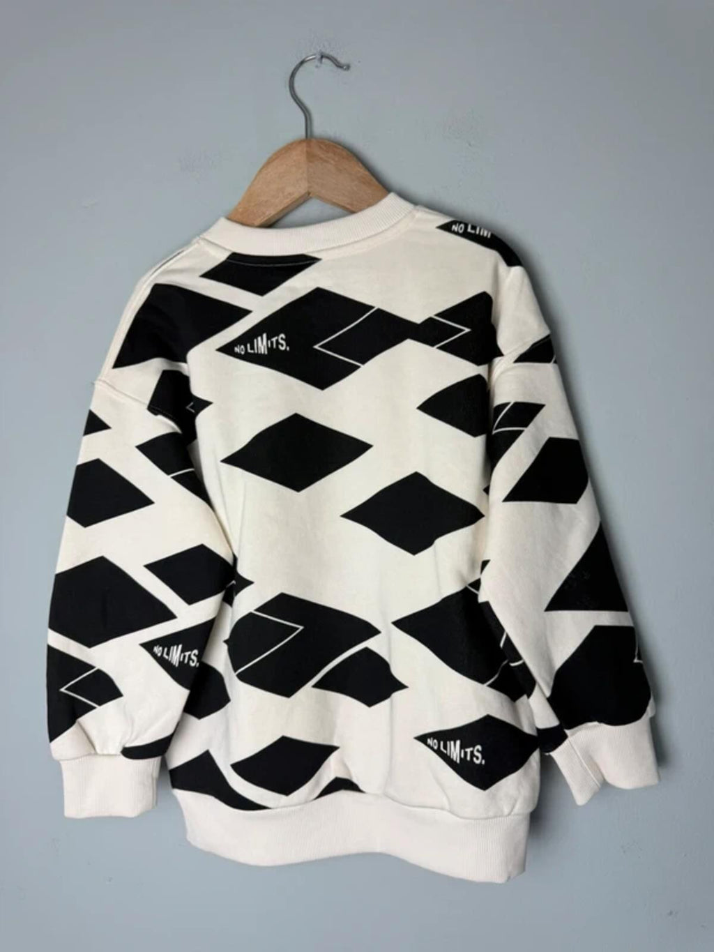 NEW Ex M&S Black & Cream No Limits Sweater Jumper - Unisex 6-7 Years