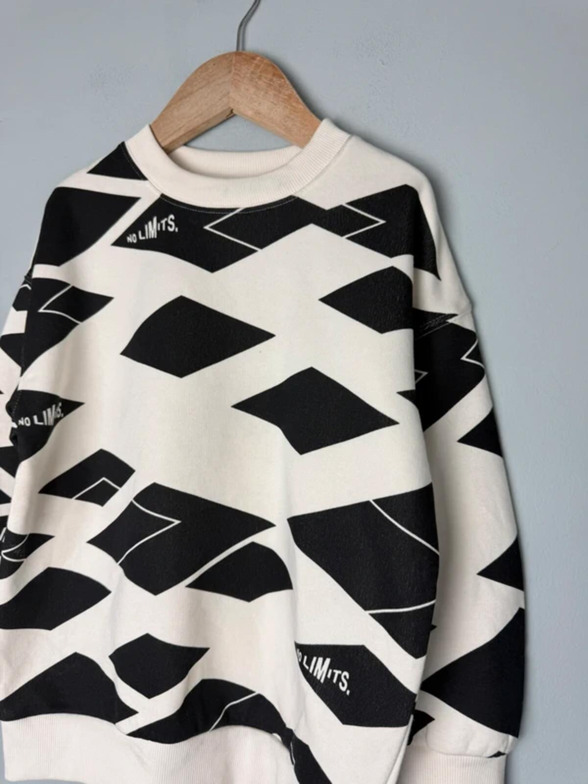 NEW Ex M&S Black & Cream No Limits Sweater Jumper - Unisex 6-7 Years