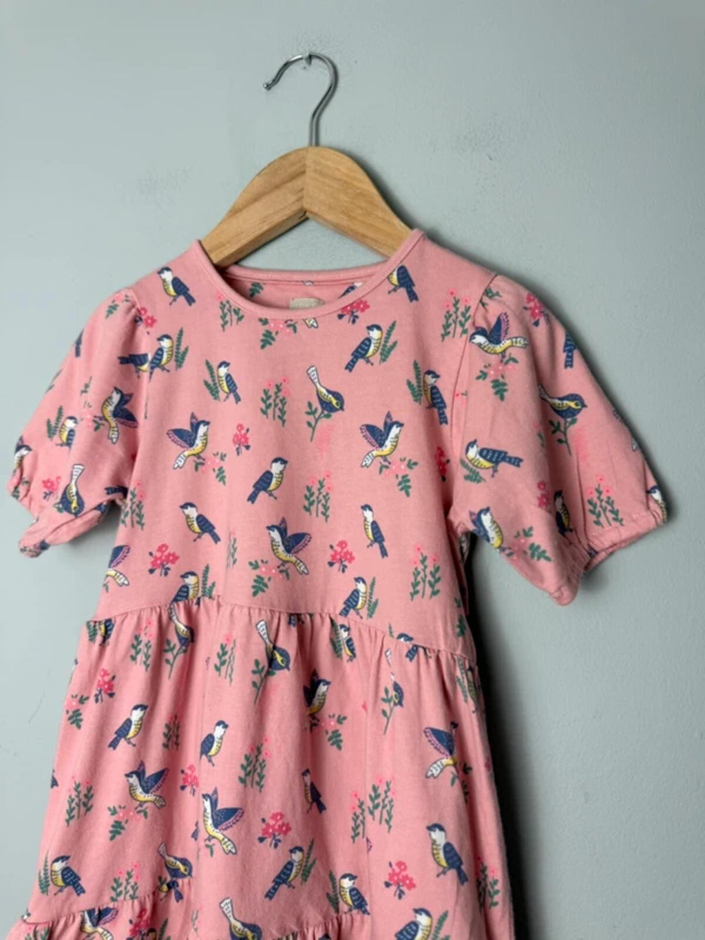 John Lewis Pink Floral Bird Short Sleeve Tiered Dress - Girls 5 Years - Discounted high street clothing for children, ladies and men including everyday wear and seasonal styles. UK online