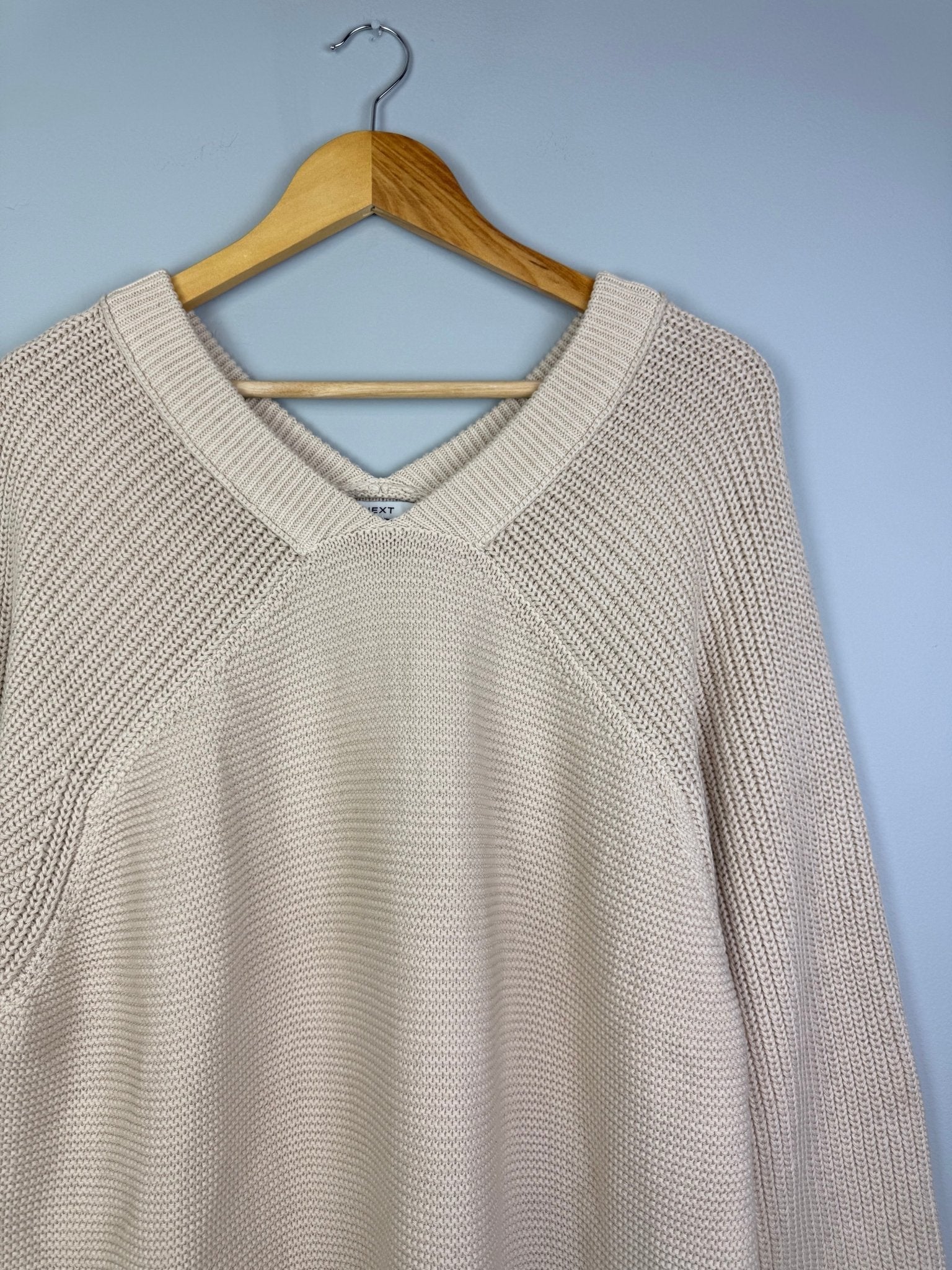Ladies Cream Heavy Knit Cotton V - Neck Jumper - Size XL - Discounted high street clothing for children, ladies and men including everyday wear and seasonal styles. UK online