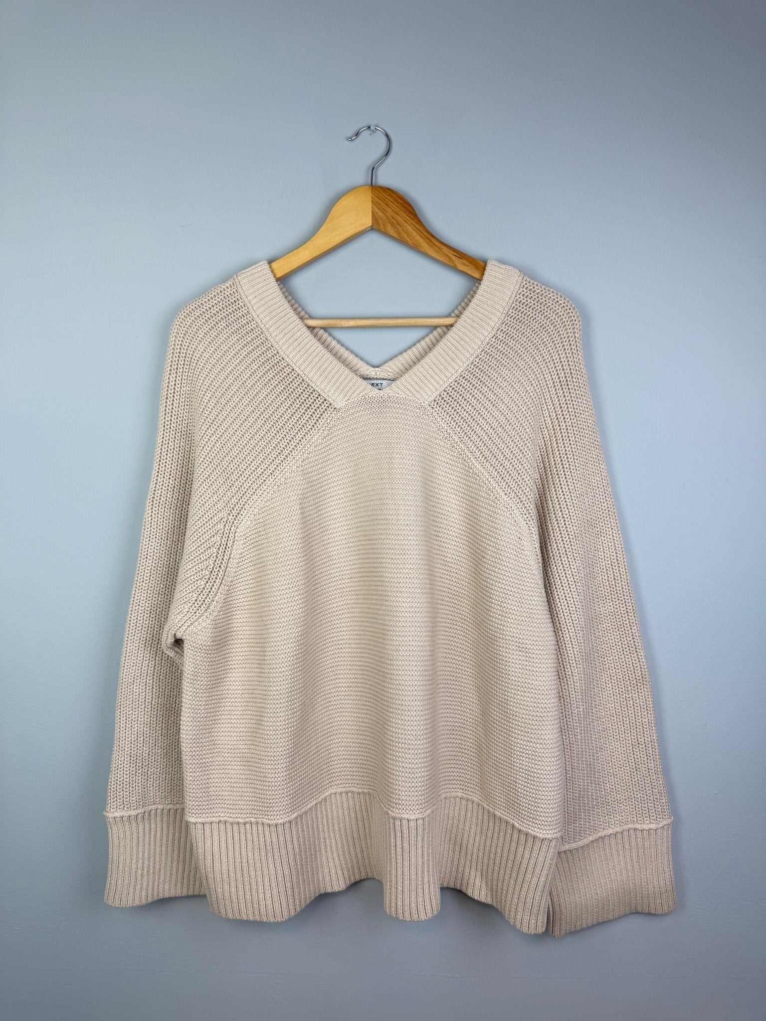 Ladies Cream Heavy Knit Cotton V - Neck Jumper - Size XL - Discounted high street clothing for children, ladies and men including everyday wear and seasonal styles. UK online
