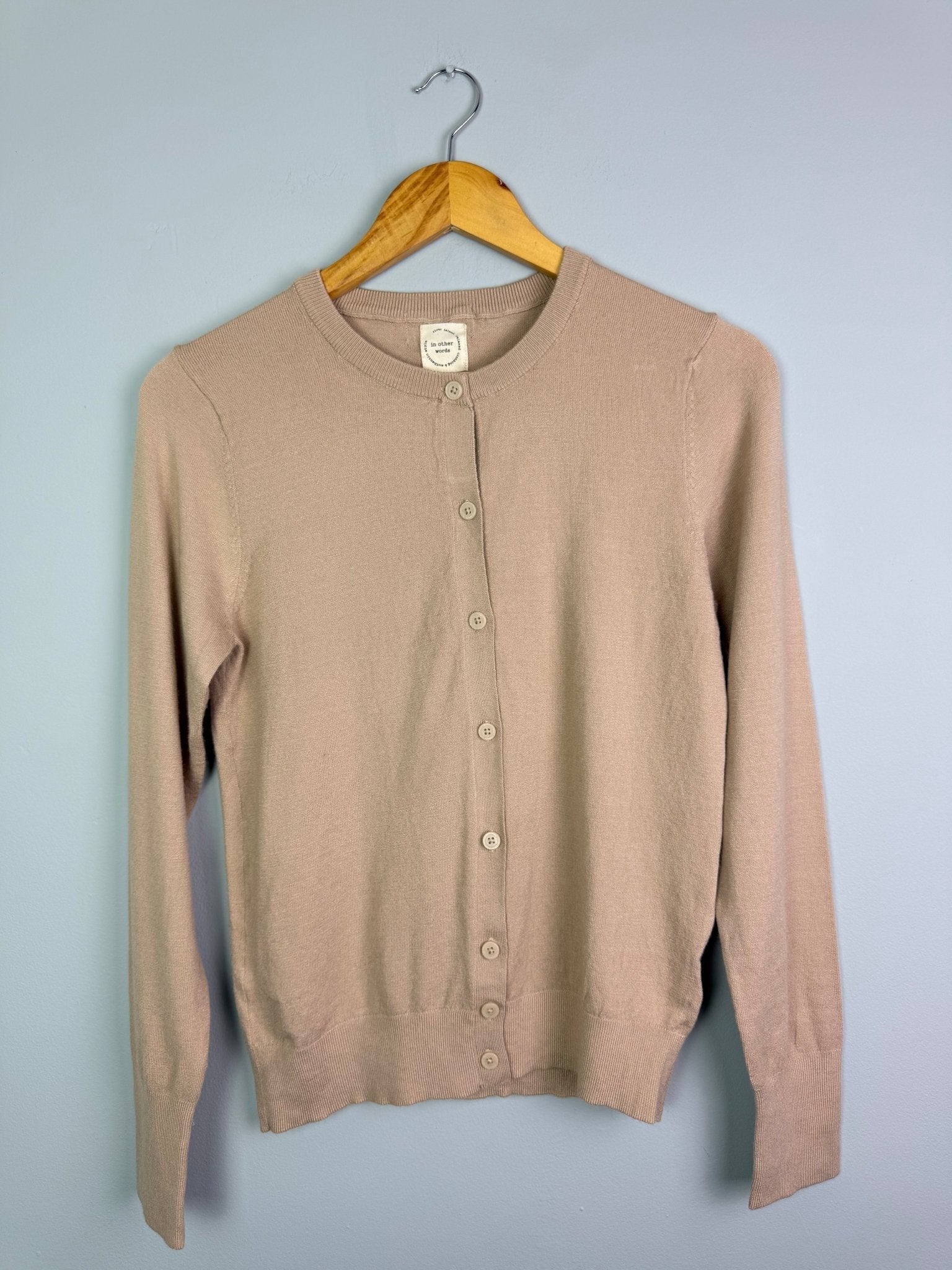 Ladies Ex RI Beige Button Cardigan - Size M - Discounted high street clothing for children, ladies and men including everyday wear and seasonal styles. UK online