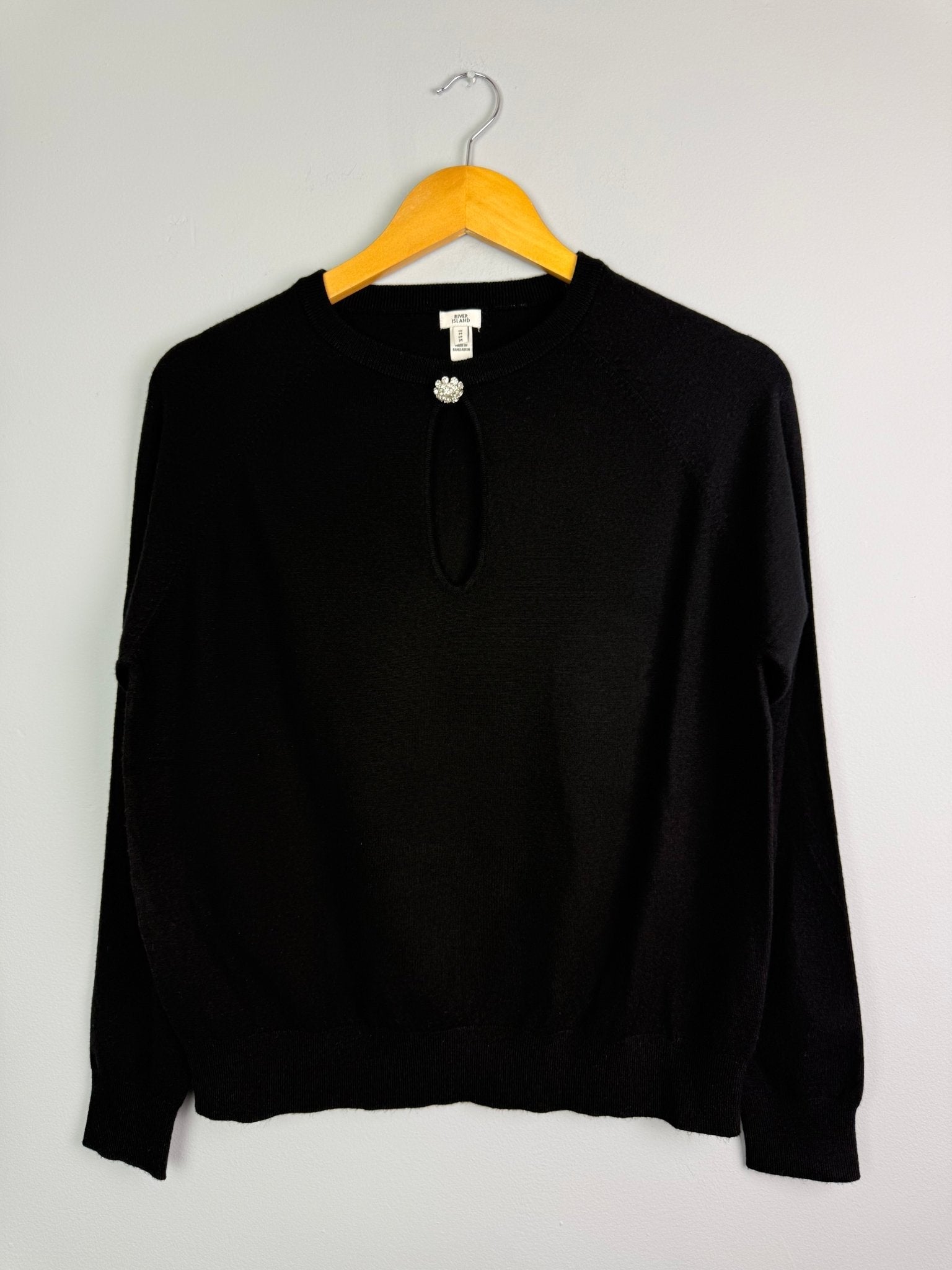 Ladies Ex RI Black Decorative Knit Jumper - Size M - Discounted high street clothing for children, ladies and men including everyday wear and seasonal styles. UK online
