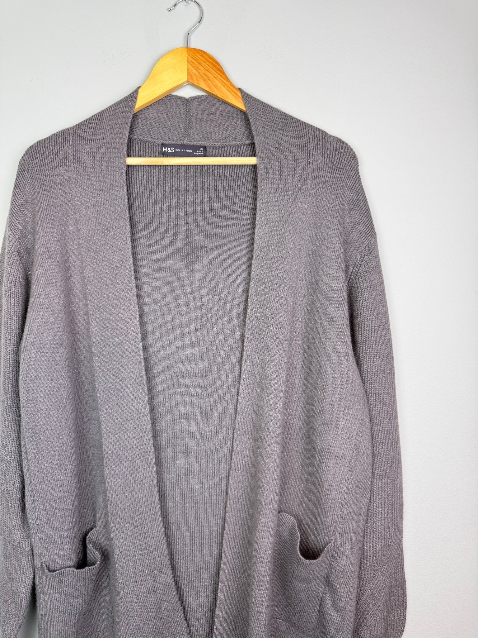 Ladies Longline Grey Open Front Cardigan with Pockets – Size XL - Discounted high street clothing for children, ladies and men including everyday wear and seasonal styles. UK online
