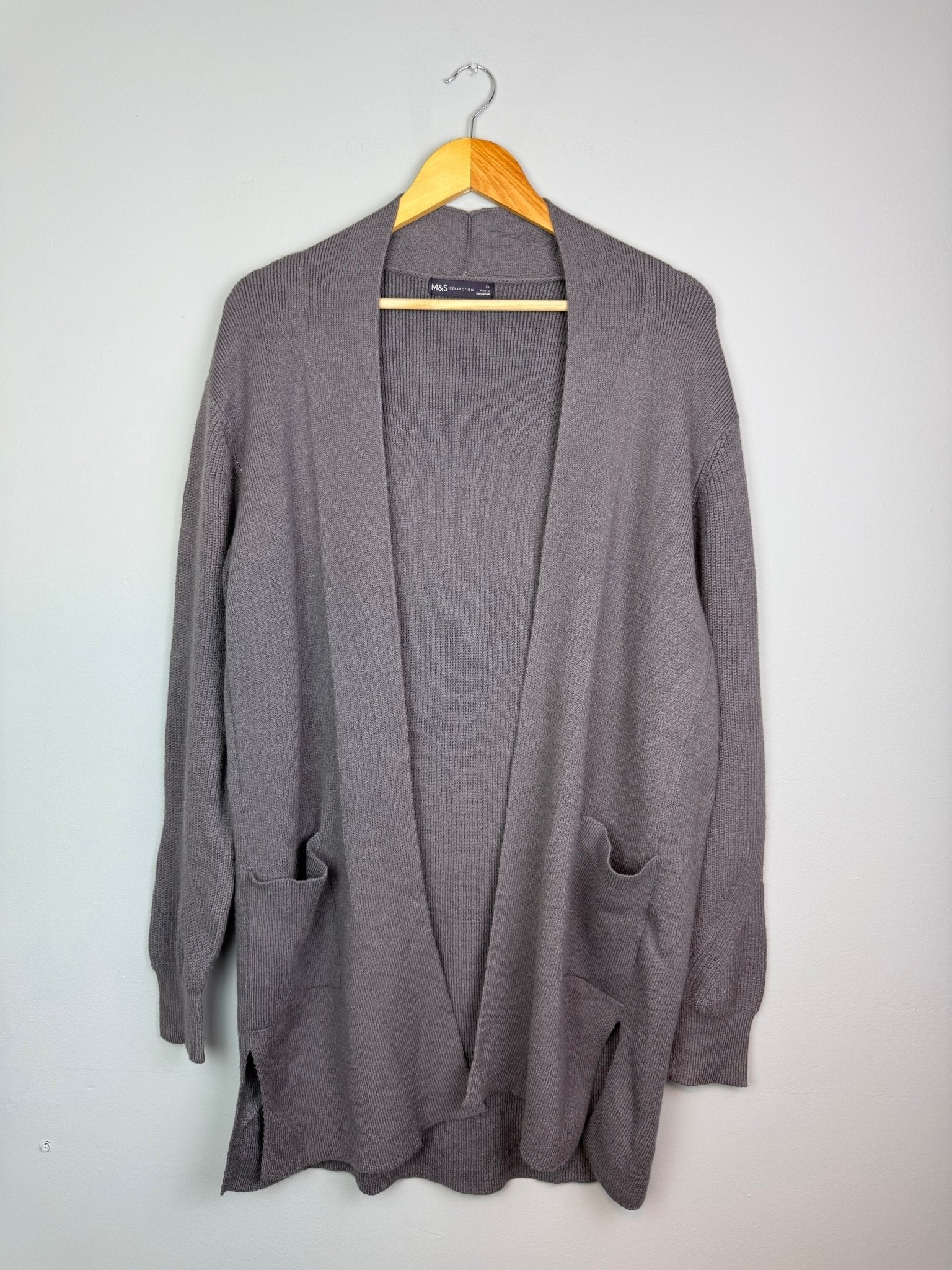 Ladies Longline Grey Open Front Cardigan with Pockets – Size XL - Discounted high street clothing for children, ladies and men including everyday wear and seasonal styles. UK online