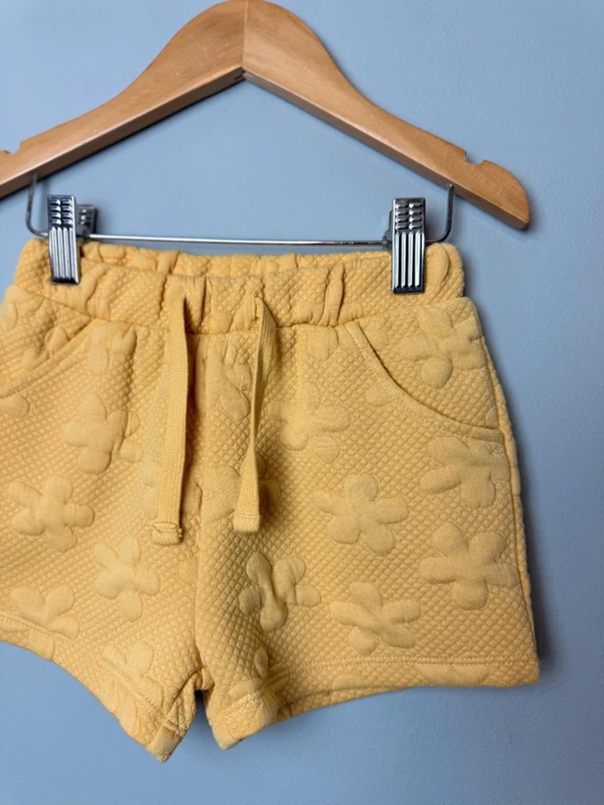 Matalan Yellow Floral Quilted Summer Shorts Girls 2 - 3 Years - Discounted high street clothing for children, ladies and men including everyday wear and seasonal styles. UK online