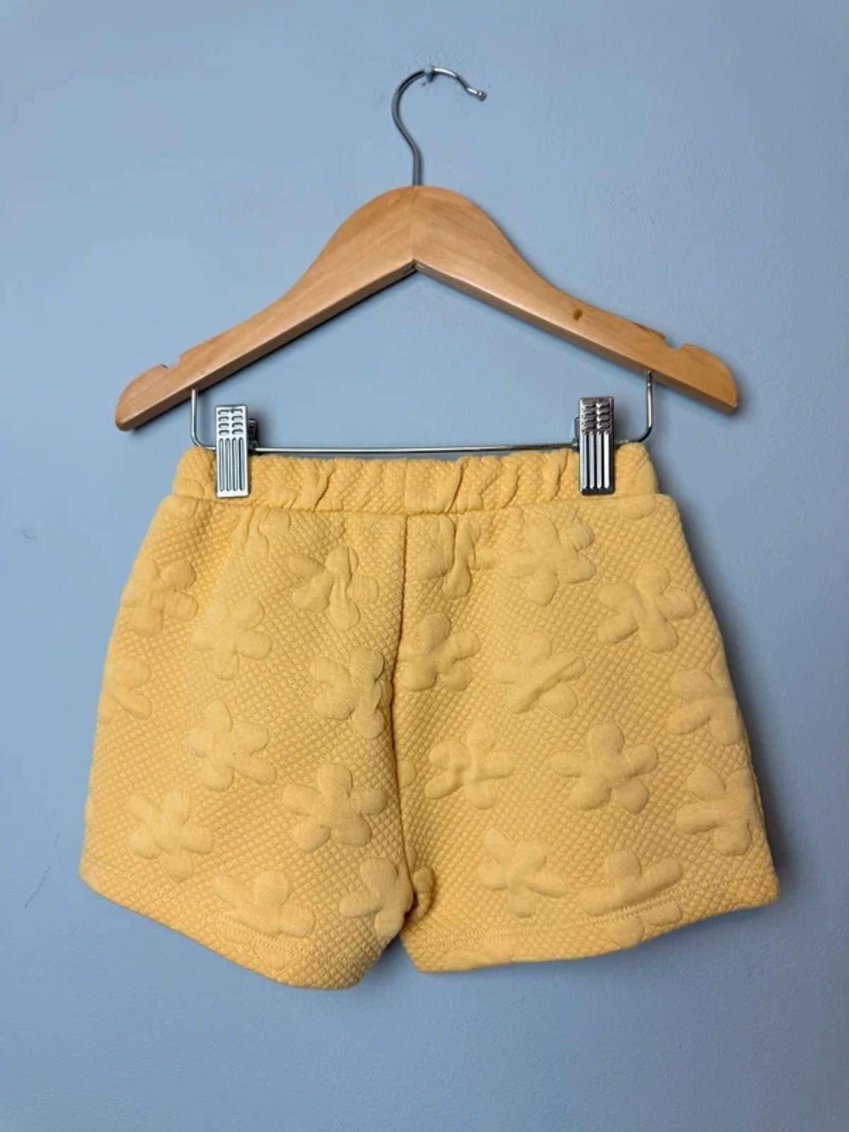 Matalan Yellow Floral Quilted Summer Shorts Girls 2 - 3 Years - Discounted high street clothing for children, ladies and men including everyday wear and seasonal styles. UK online