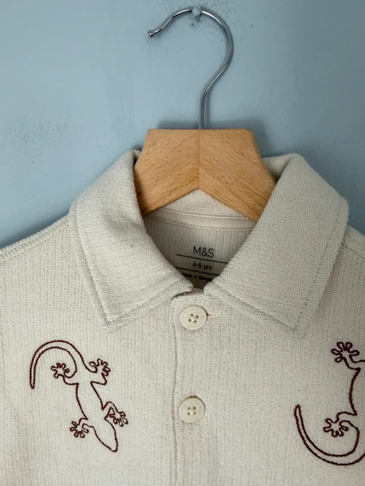 NEW Ex M&S Beige Lizard Short Sleeve Top - Boys 4 - 5 Years - Discounted high street clothing for children, ladies and men including everyday wear and seasonal styles. UK online