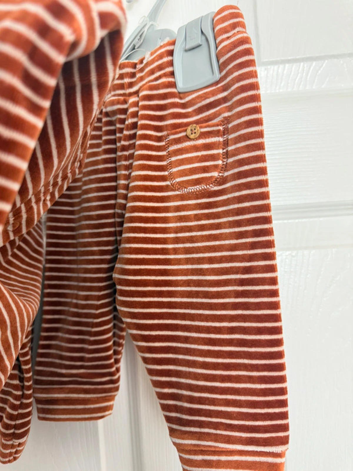 NEW Ex M&S Burnt Orange Velour 2 Piece Outfit Boys 3 - 6 Months - Discounted high street clothing for children, ladies and men including everyday wear and seasonal styles. UK online