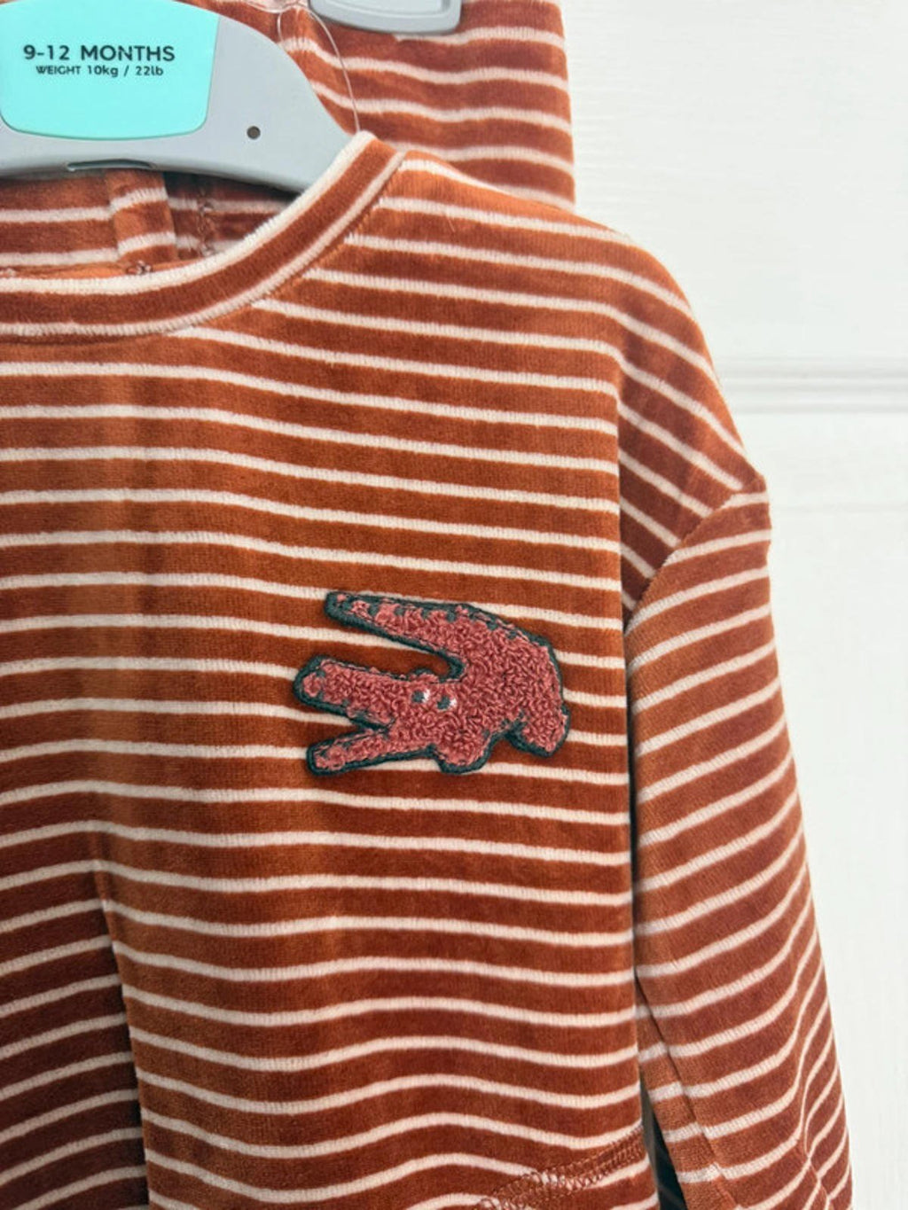 New Ex M&S Velour Crocodile Striped Jumper & Bottoms Outfit Christmas Gift 9 - 12 Months - Discounted high street clothing for children, ladies and men including everyday wear and seasonal styles. UK online
