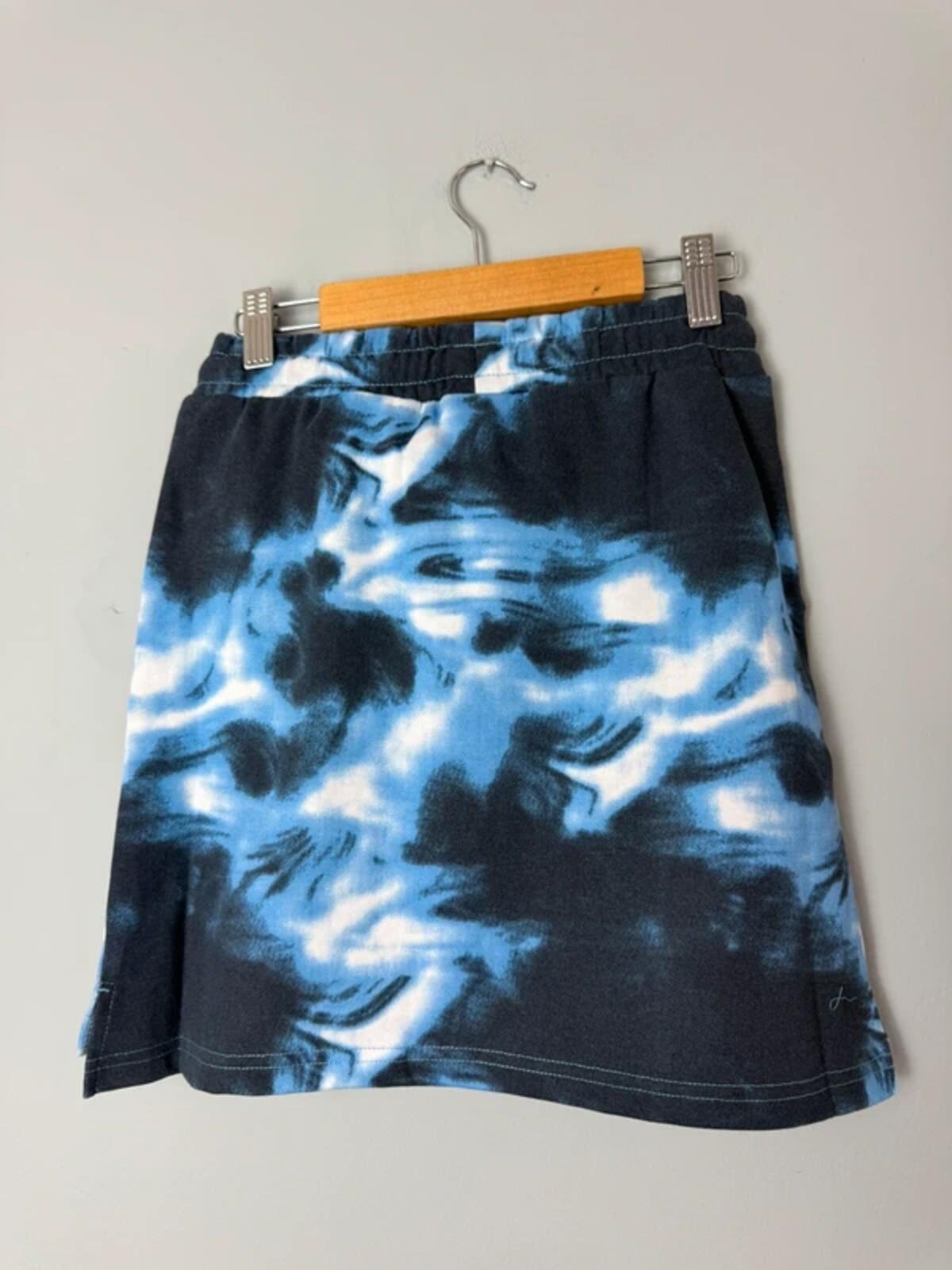 NEW Juicy Couture Blue, White & Navy Tie Dye Jersey Tracksuit Skirt Girls 10 - 11 Years - Discounted high street clothing for children, ladies and men including everyday wear and seasonal styles. UK online