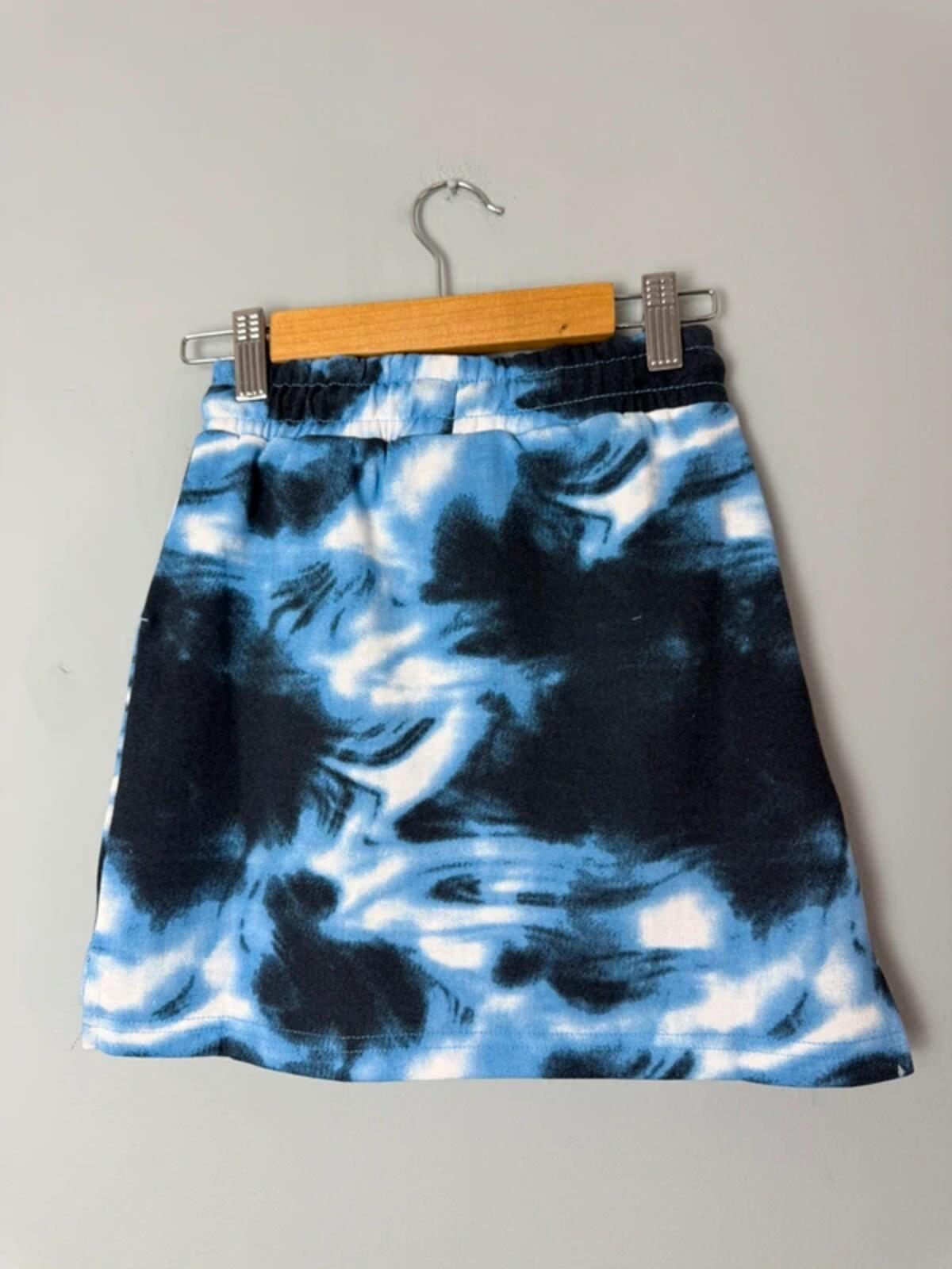 NEW Juicy Couture Blue, White & Navy Tie Dye Jersey Tracksuit Skirt Girls 5 - 6 Years - Discounted high street clothing for children, ladies and men including everyday wear and seasonal styles. UK online