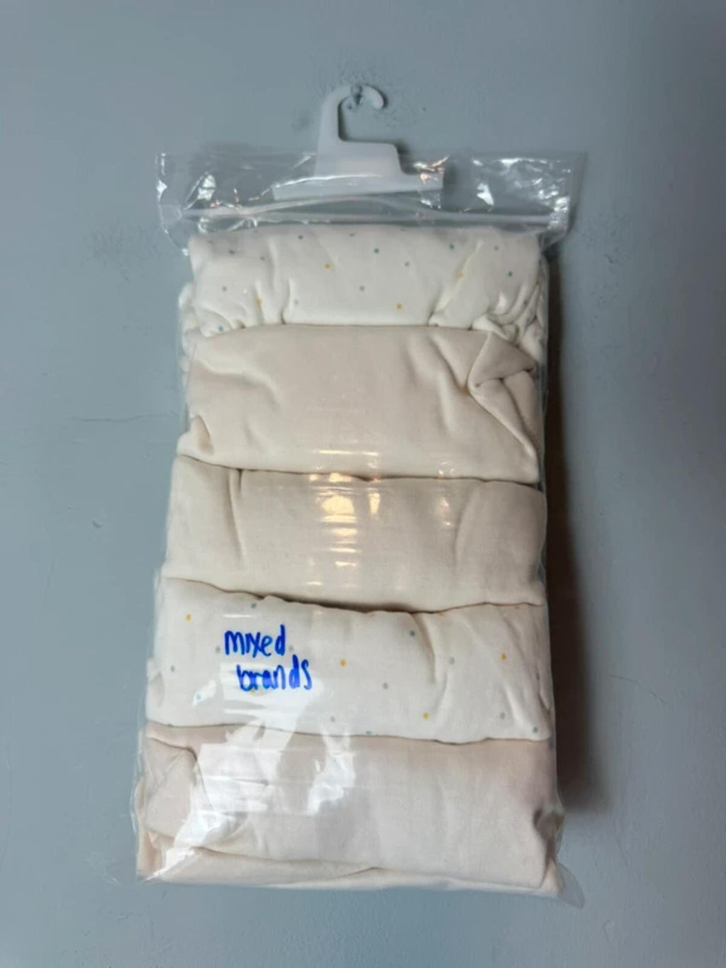 NEW Neutral Baby Long Sleeve Bodysuits - Mixed Brands - Size 9 - 12 Months - Discounted high street clothing for children, ladies and men including everyday wear and seasonal styles. UK online
