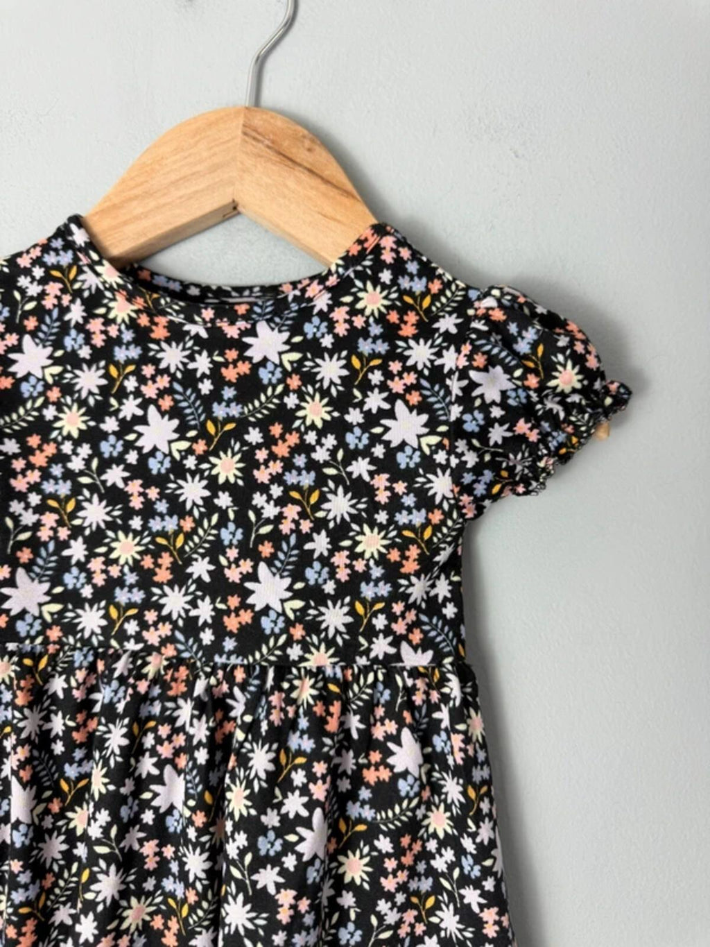 NEW Picapino Black Floral Ditsy Print Short Sleeve Dress - Girls 12 Months - Discounted high street clothing for children, ladies and men including everyday wear and seasonal styles. UK online