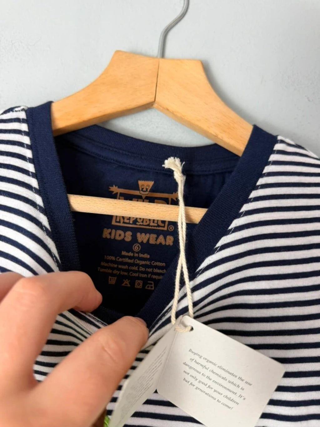 NEW Wild Republic Organic Cotton Crocodile Appliqué Top - Boys 6 Years - Discounted high street clothing for children, ladies and men including everyday wear and seasonal styles. UK online