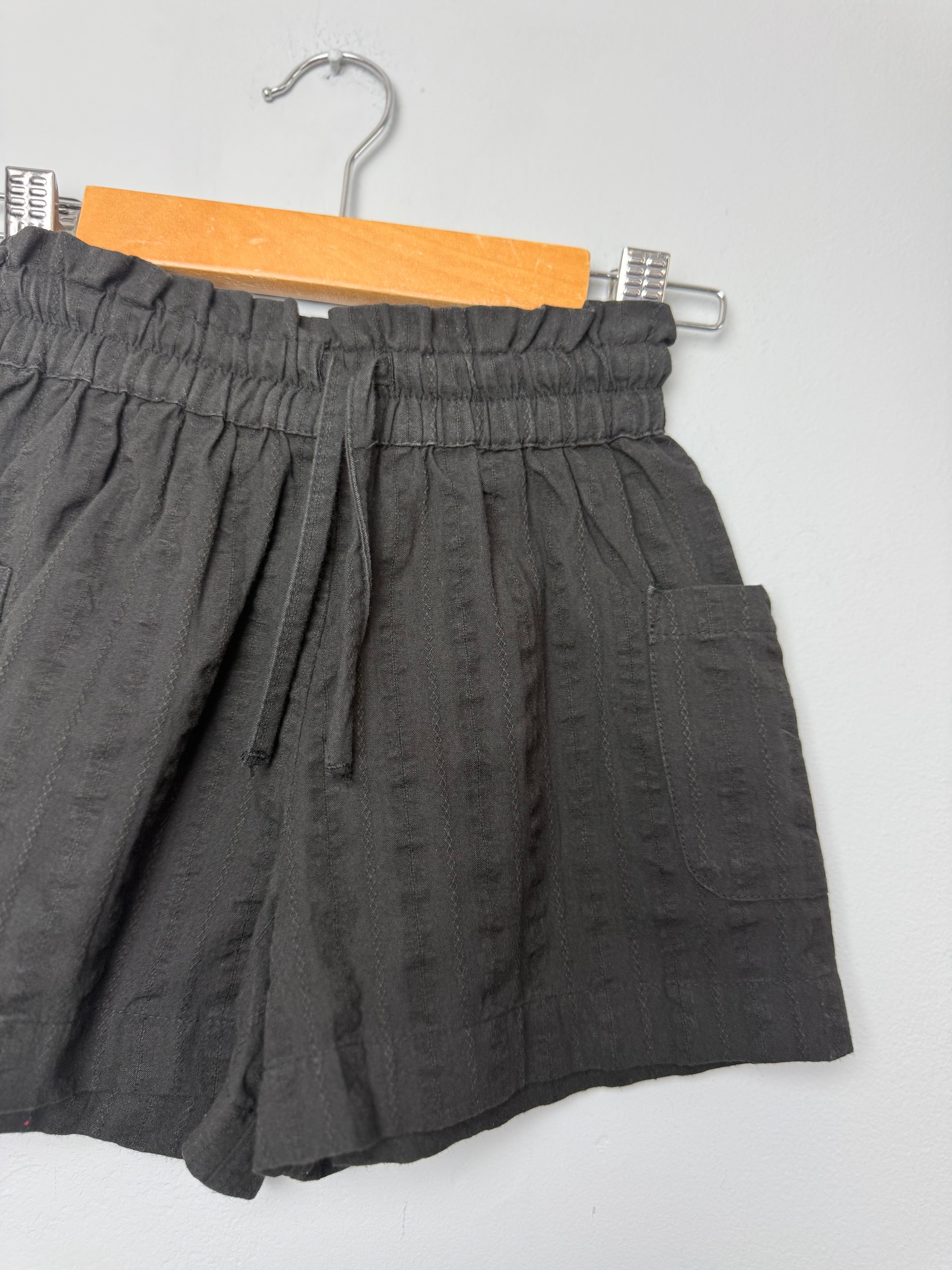 Next Black Ruffle Waist Shorts - Girls 4 Years - Discounted high street clothing for children, ladies and men including everyday wear and seasonal styles. UK online