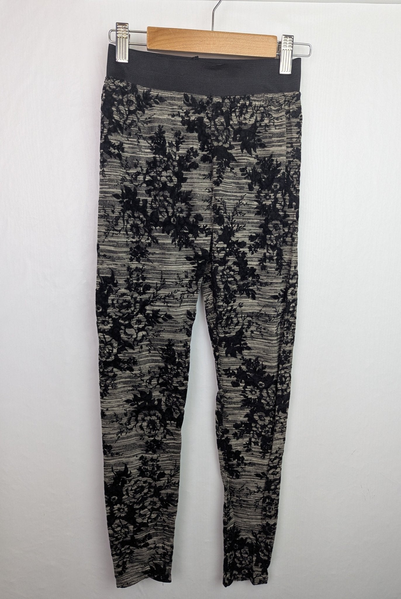 NWOT's Tammy Girl Floral Leggings - Girls 11 - 12 Years - Discounted high street clothing for children, ladies and men including everyday wear and seasonal styles. UK online