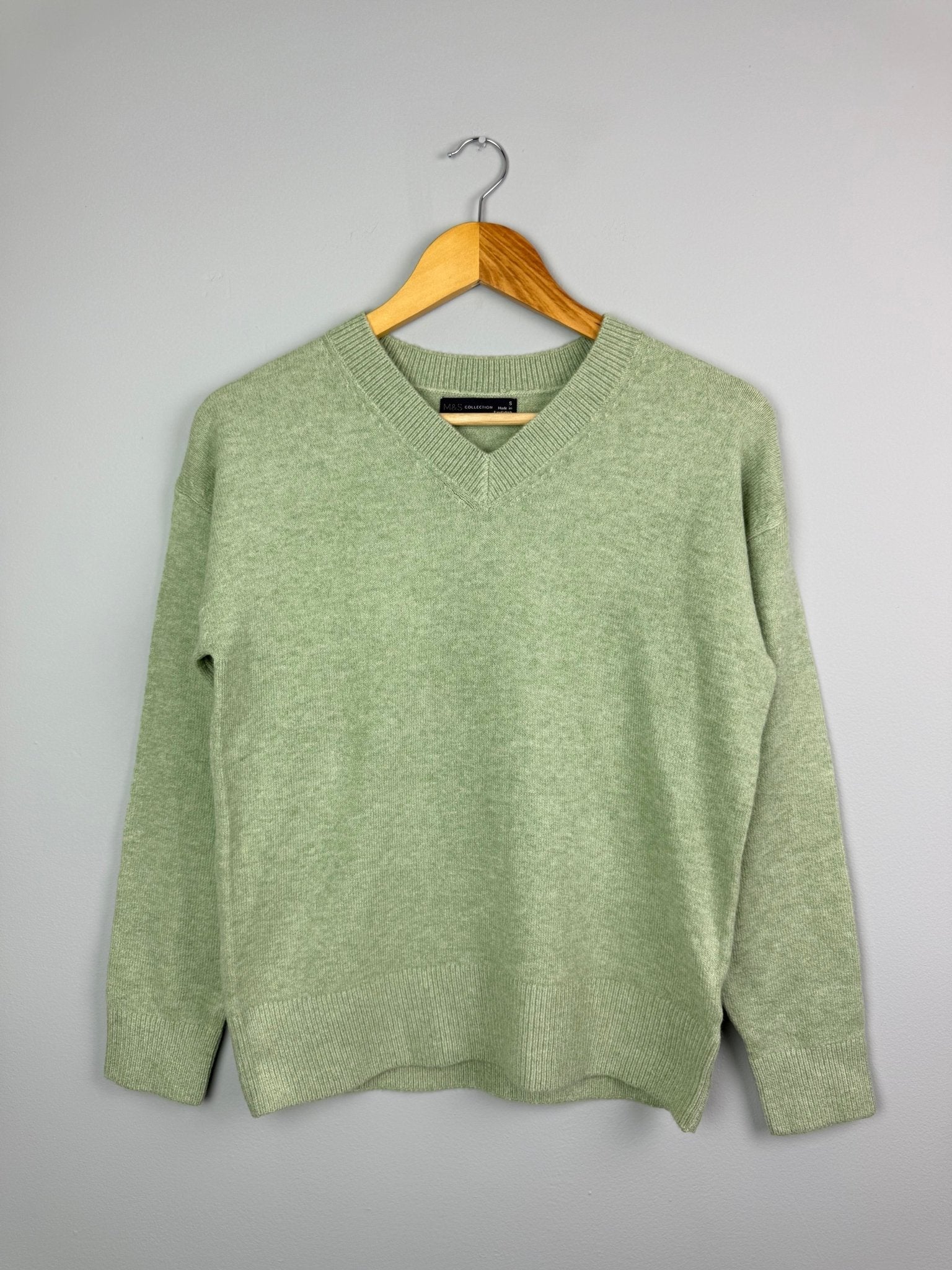 Pale Jade Wool Blend V Neck Jumper - Ladies Size S - Discounted high street clothing for children, ladies and men including everyday wear and seasonal styles. UK online