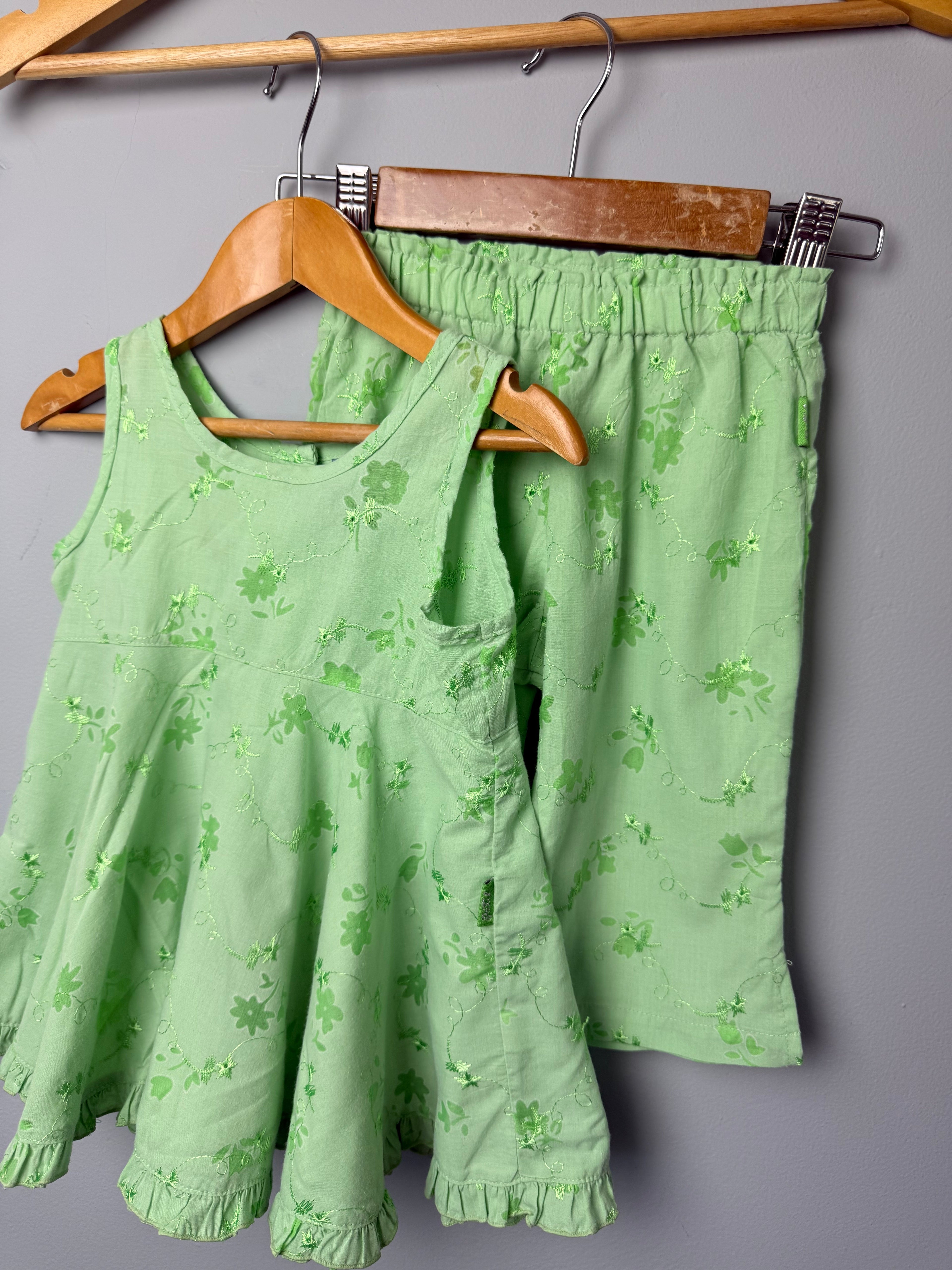 Vintage Pumpkin Patch Green Floral Top & Bottoms - Girls 2 Years - Discounted high street clothing for children, ladies and men including everyday wear and seasonal styles. UK online