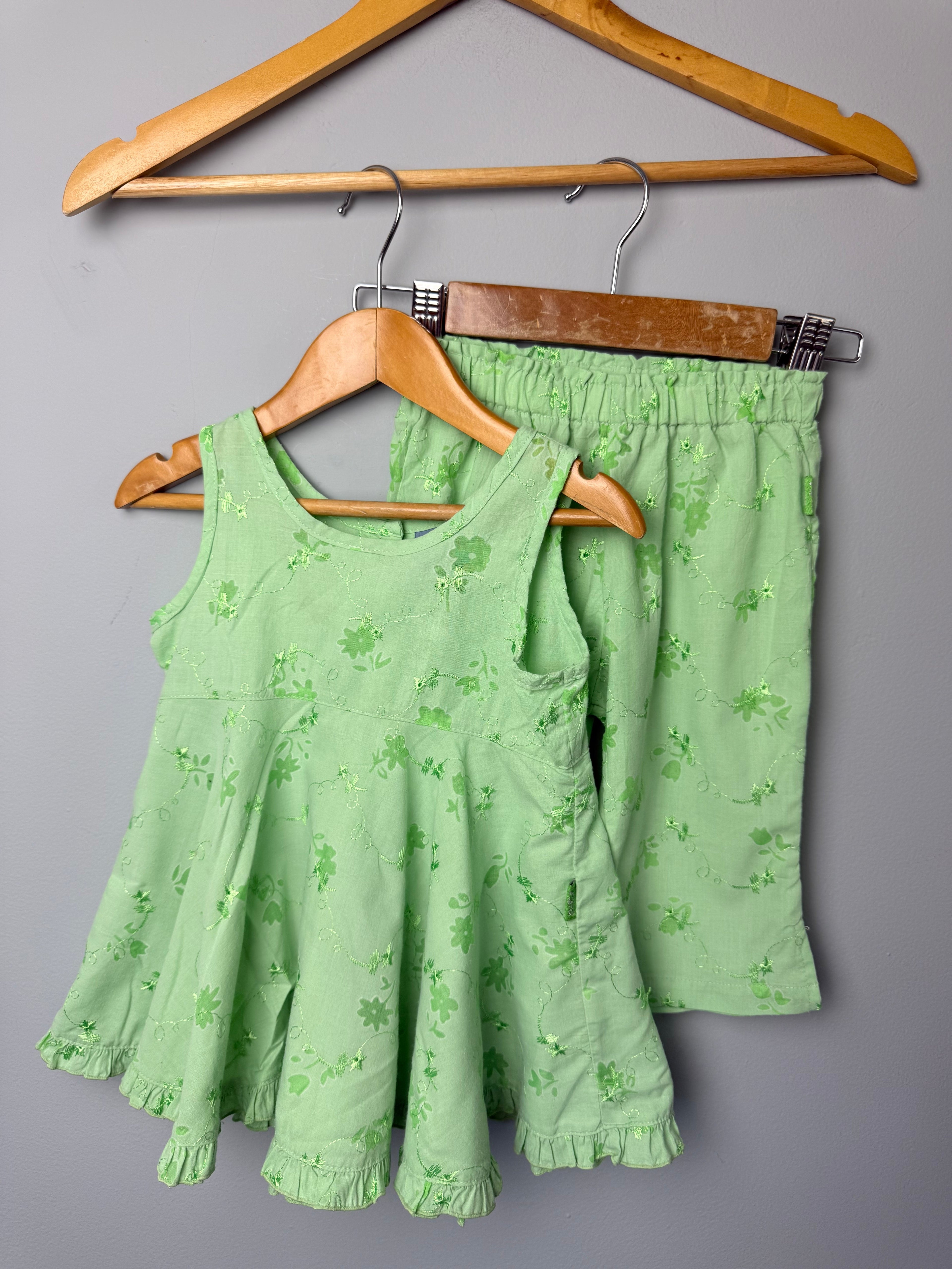 Vintage Pumpkin Patch Green Floral Top & Bottoms - Girls 2 Years - Discounted high street clothing for children, ladies and men including everyday wear and seasonal styles. UK online