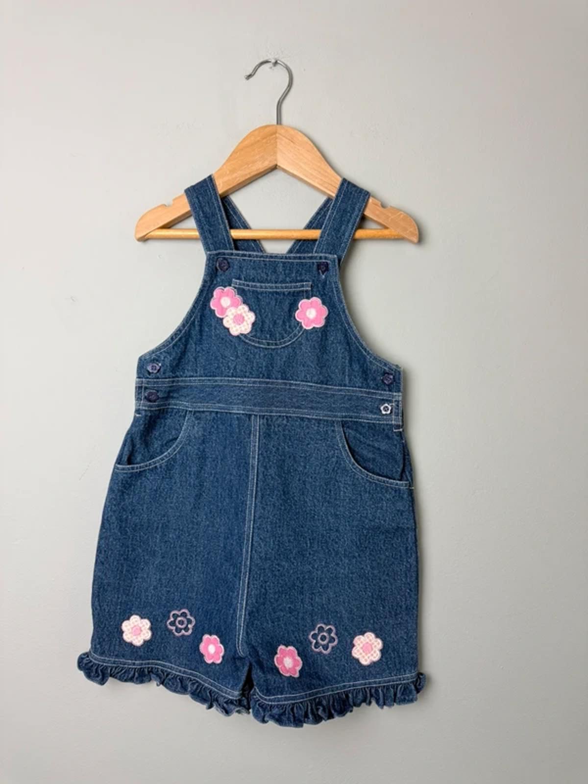 Vintage Y2K Girls Denim Short Floral Dungarees Girls 3 - 4 Years - Discounted high street clothing for children, ladies and men including everyday wear and seasonal styles. UK online