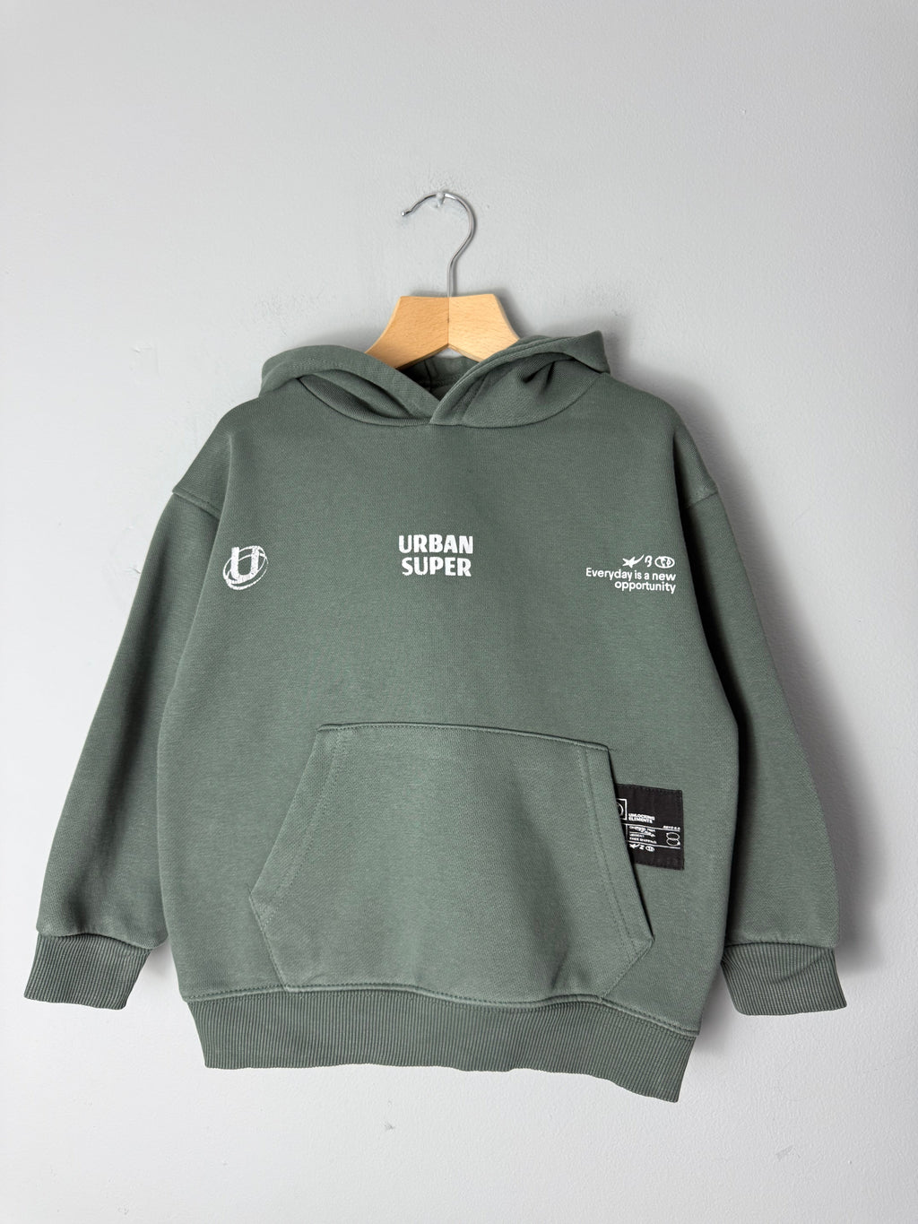 Zara Khaki Green Urban Super Hoodie - Boys 5 Years - Discounted high street clothing for children, ladies and men including everyday wear and seasonal styles. UK online
