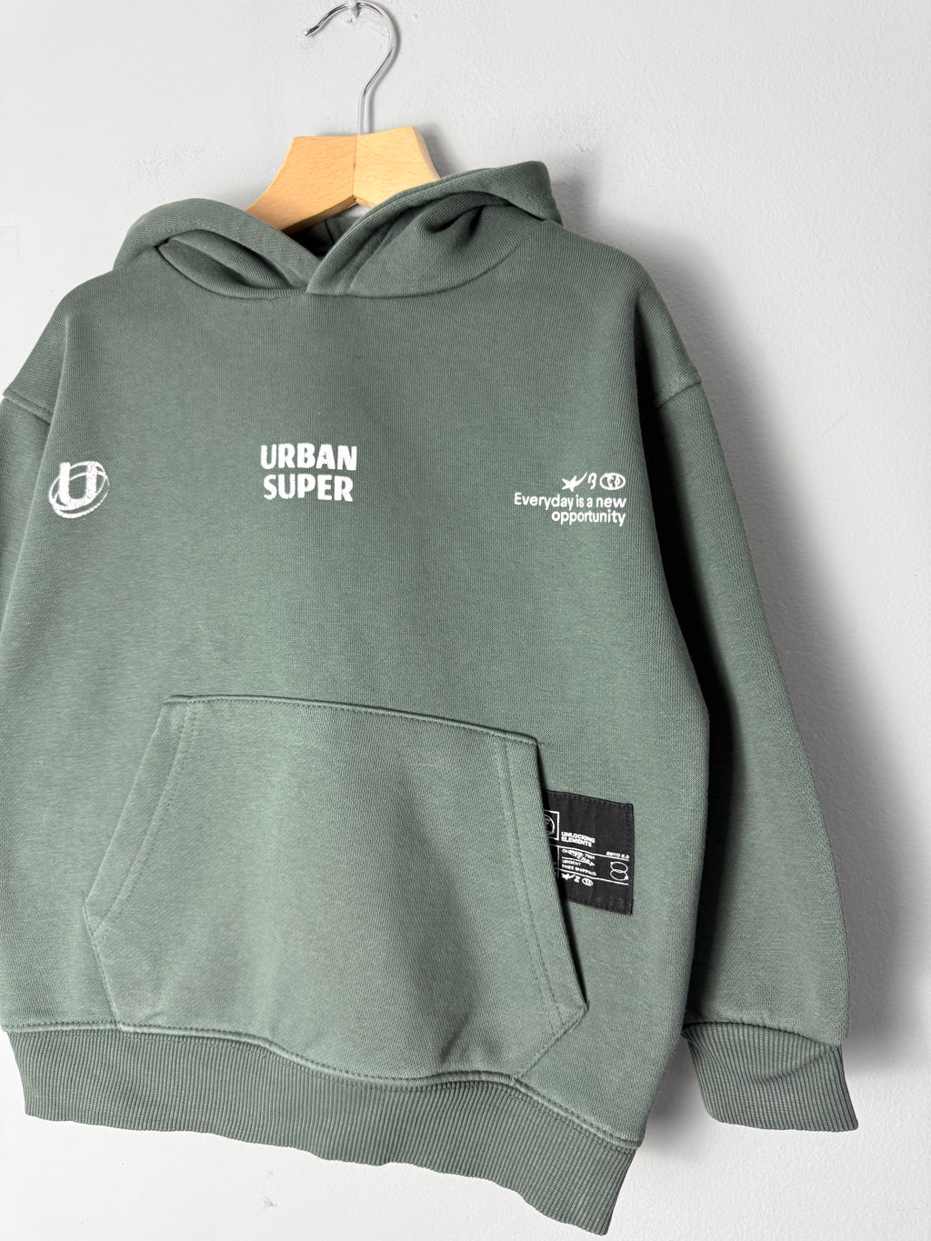 Zara Khaki Green Urban Super Hoodie - Boys 5 Years - Discounted high street clothing for children, ladies and men including everyday wear and seasonal styles. UK online