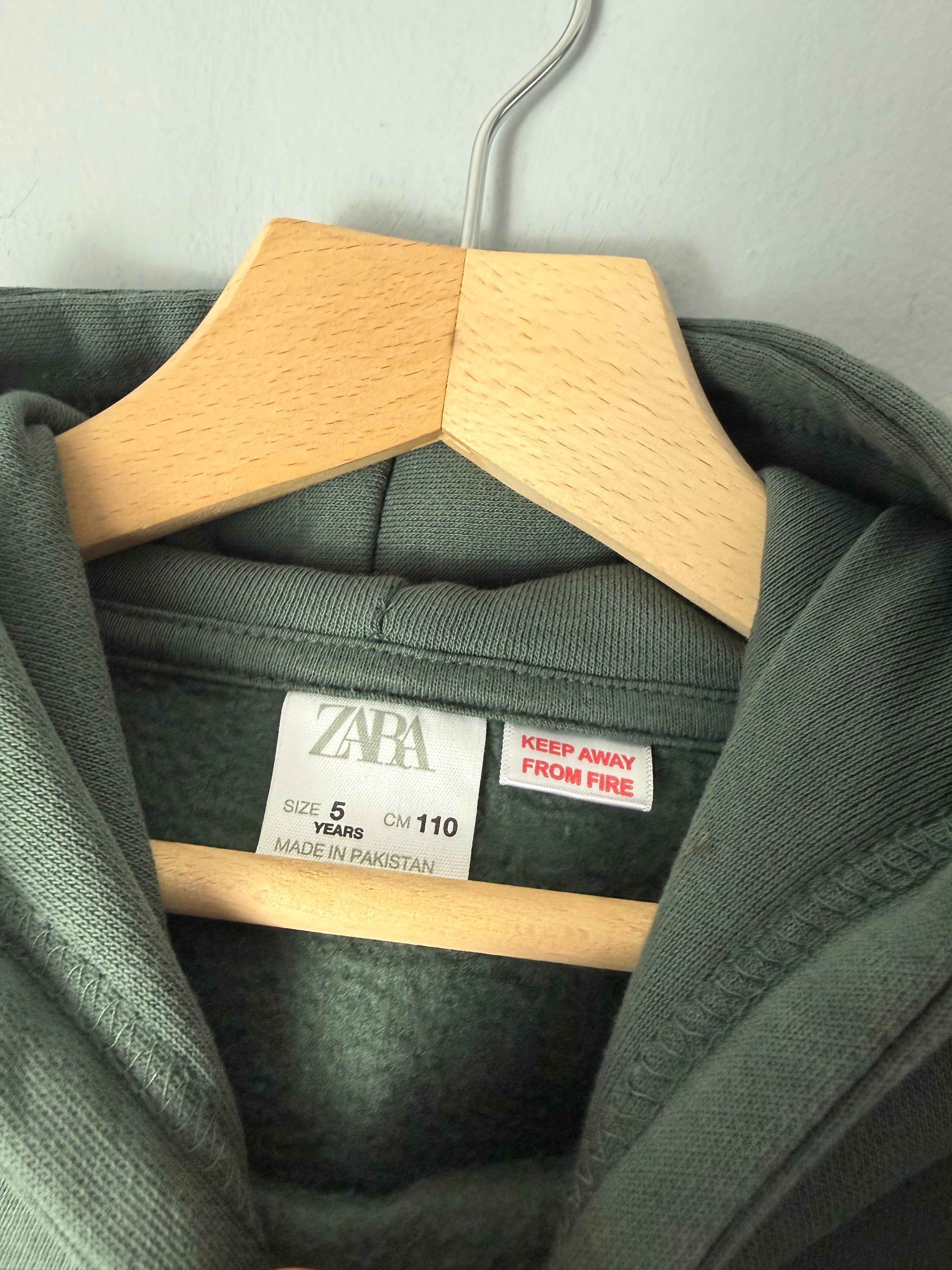 Zara Khaki Green Urban Super Hoodie - Boys 5 Years - Discounted high street clothing for children, ladies and men including everyday wear and seasonal styles. UK online